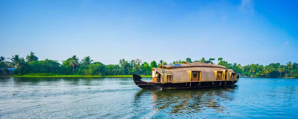 ALLEPPY HOUSE BOAT